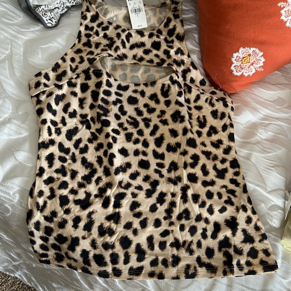 Tank top with cut out